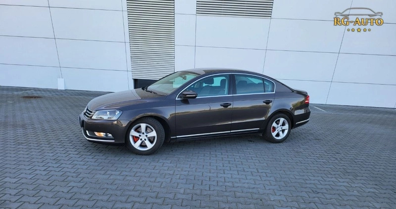 Volkswagen Passat cena 33900 przebieg: 240000, rok produkcji 2011 z Skawina małe 704